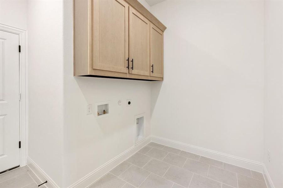 Spacious, unfurnished interior of a new home in Terracina, Rockwall (Image 24). Spacious, unfurnished interior of a new home in Terracina, Rockwall (Image 24).