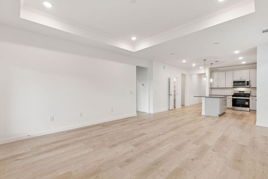 Spacious, unfurnished interior of a new home in Mavera, Conroe (Image 22).