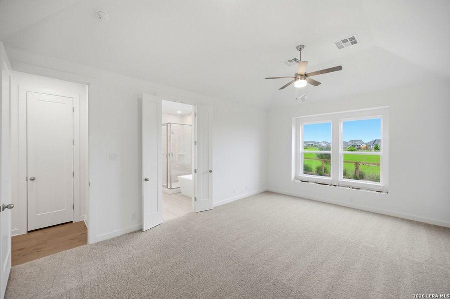 Spacious, unfurnished interior of a new home in The Crossvine, Schertz (Image 14). Spacious, unfurnished interior of a new home in The Crossvine, Schertz (Image 14).