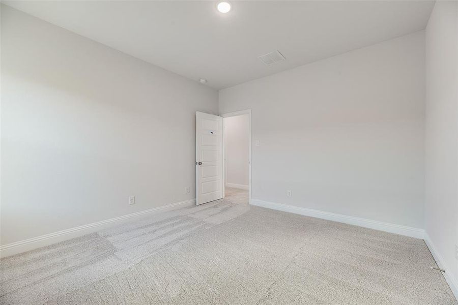 Spacious, unfurnished interior of a new home in Spiritas Ranch, Little Elm (Image 15).