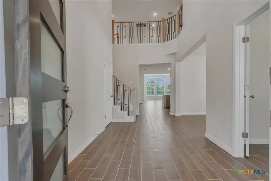 Representative unfurnished interior of a home built from the CHESEAPEAKE 3419SMR3CG by Saratoga Homes in Heritage Oaks, Killeen (Image 16). Representative unfurnished interior of a home built from the CHESEAPEAKE 3419SMR3CG by Saratoga Homes in Heritage Oaks, Killeen (Image 16).