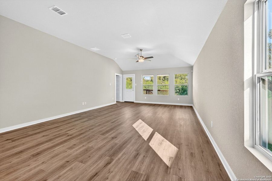 Spacious, unfurnished interior of a new home in Winding Brook, San Antonio (Image 44).