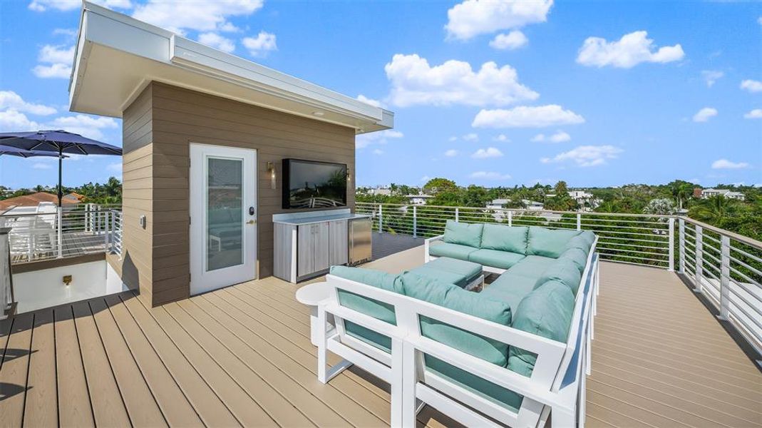 Exterior details and patio area of a home in , Sarasota (Image 29).
