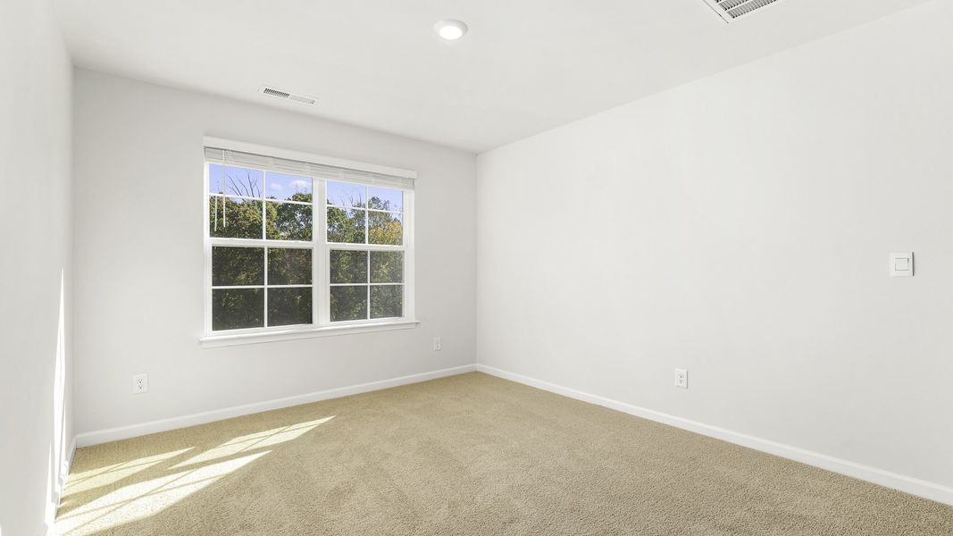 Spacious, unfurnished interior of a new home in Bryson Park, Lexington (Image 16).