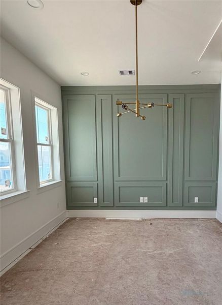 Spacious, unfurnished interior of a new home in , Galveston (Image 12).