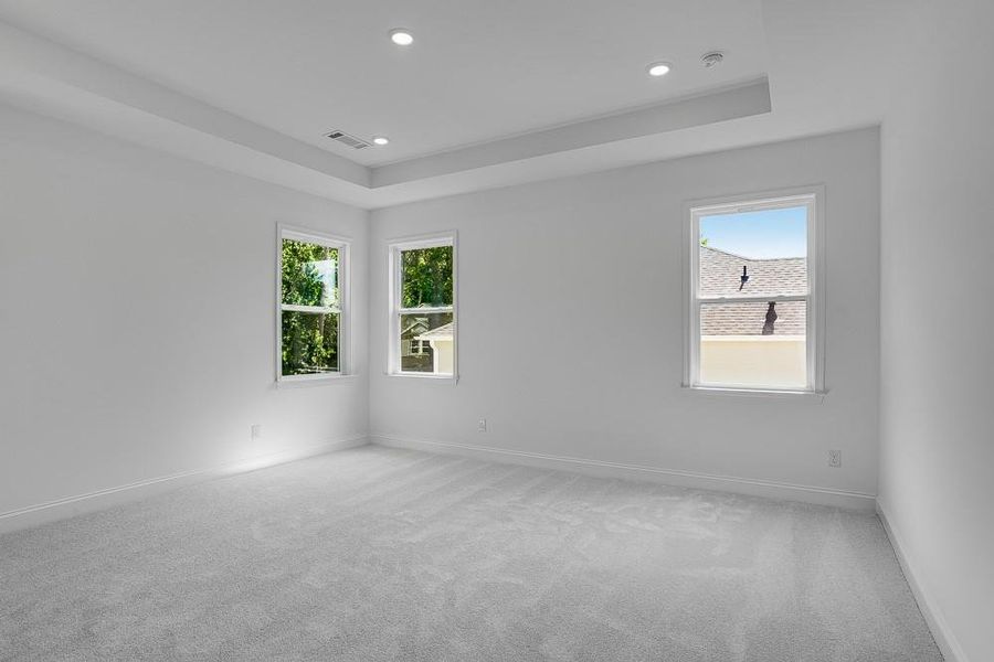 Spacious, unfurnished interior of a new home in Auburn Glen, Dacula (Image 28).