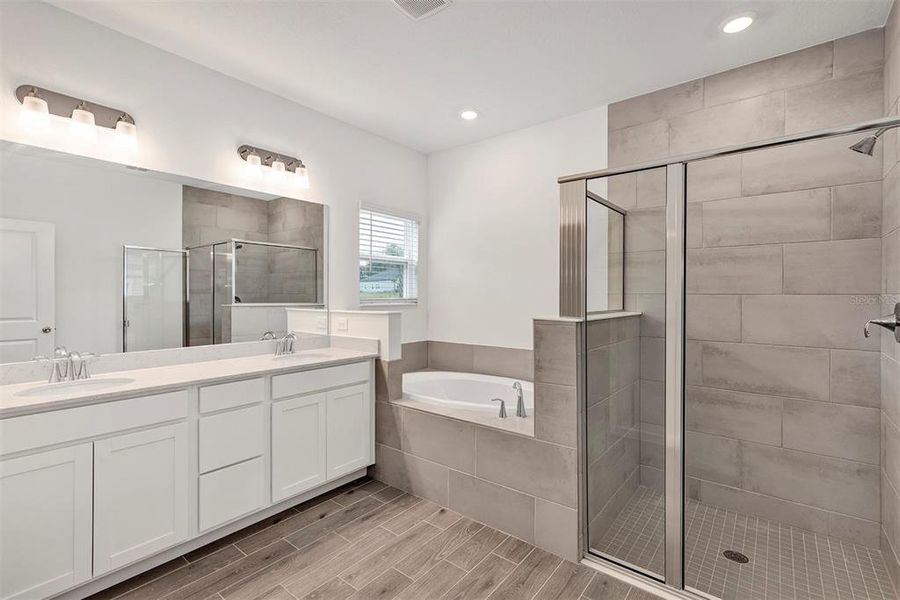 Furnished interior view inside a new home in , Dunnellon (Image 5).