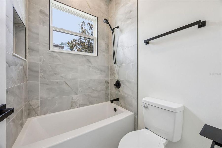 Furnished interior view inside a new home in , Clermont (Image 17).