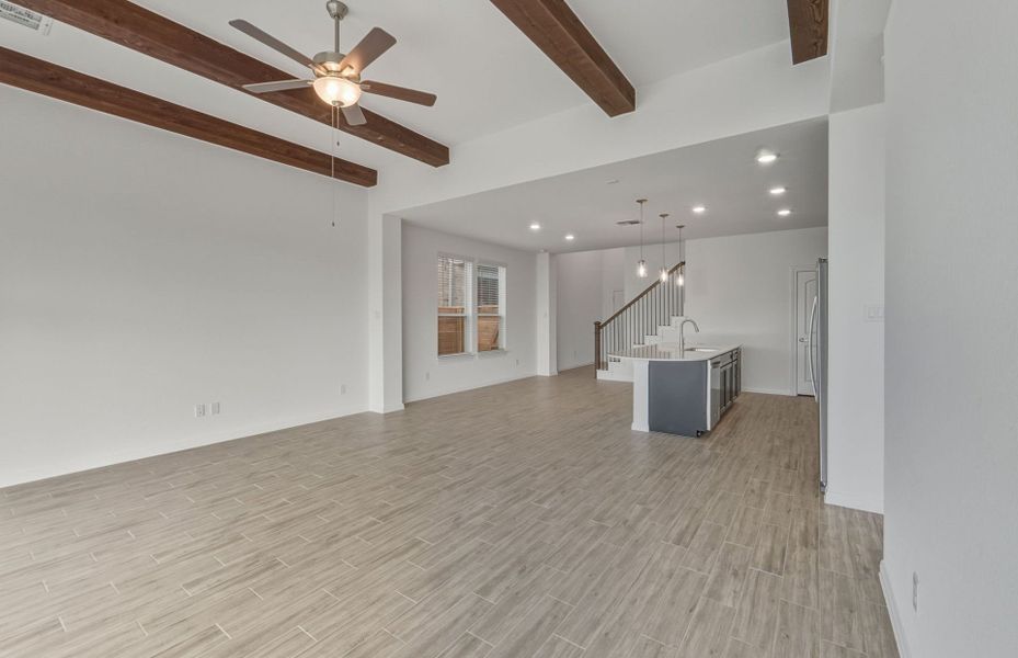 Spacious, unfurnished interior of a new home in Wolf Ranch, Georgetown (Image 24).