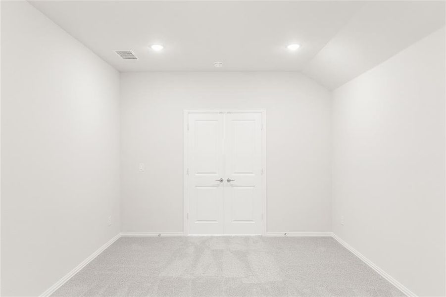 Spacious, unfurnished interior of a new home in Sunrise at Garden Valley, Waxahachie (Image 22).