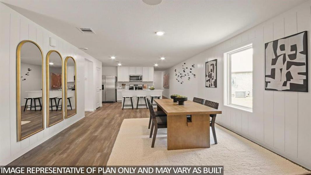 Furnished interior view inside a new home in Silverthorne, Conroe (Image 5).