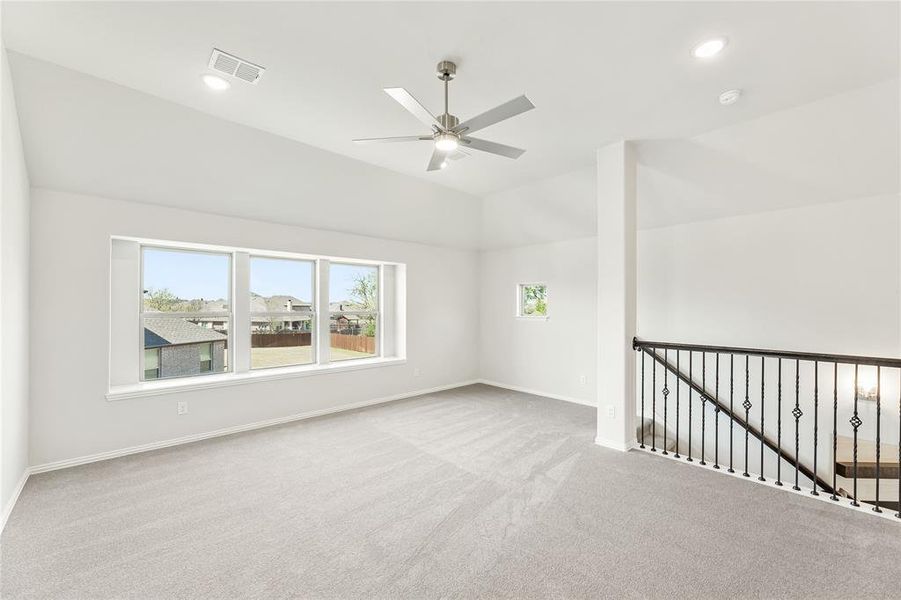 Spacious, unfurnished interior of a new home in Sunrise at Garden Valley, Waxahachie (Image 25). Spacious, unfurnished interior of a new home in Sunrise at Garden Valley, Waxahachie (Image 25).