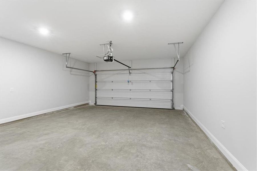 Spacious, unfurnished interior of a new home in , Dallas (Image 42). Spacious, unfurnished interior of a new home in , Dallas (Image 42).