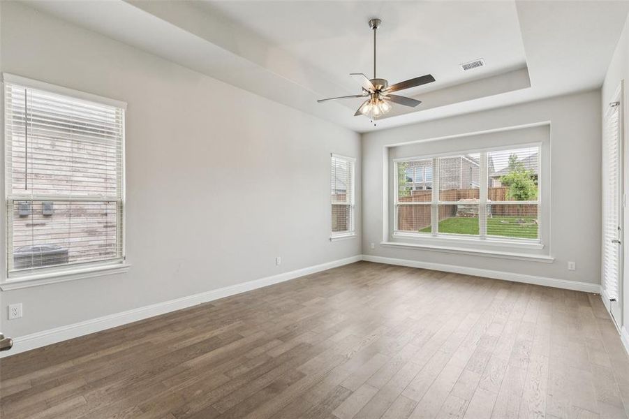 Spacious, unfurnished interior of a new home in Lake Shore Village, Rowlett (Image 32).