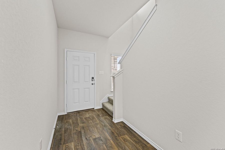Spacious, unfurnished interior of a new home in Laurel Vistas, San Antonio (Image 19).