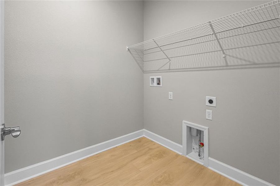 Spacious, unfurnished interior of a new home in Cresswind at Lake Harris, Tavares (Image 18).