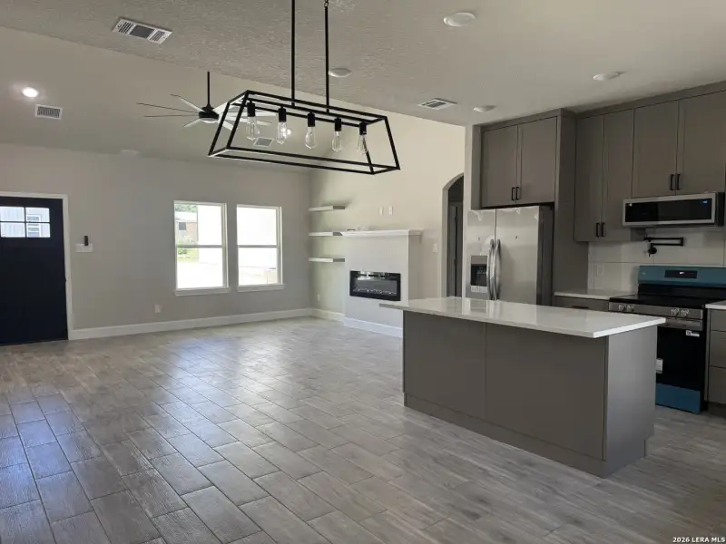 Spacious, unfurnished interior of a new home in , Spring Branch (Image 33).