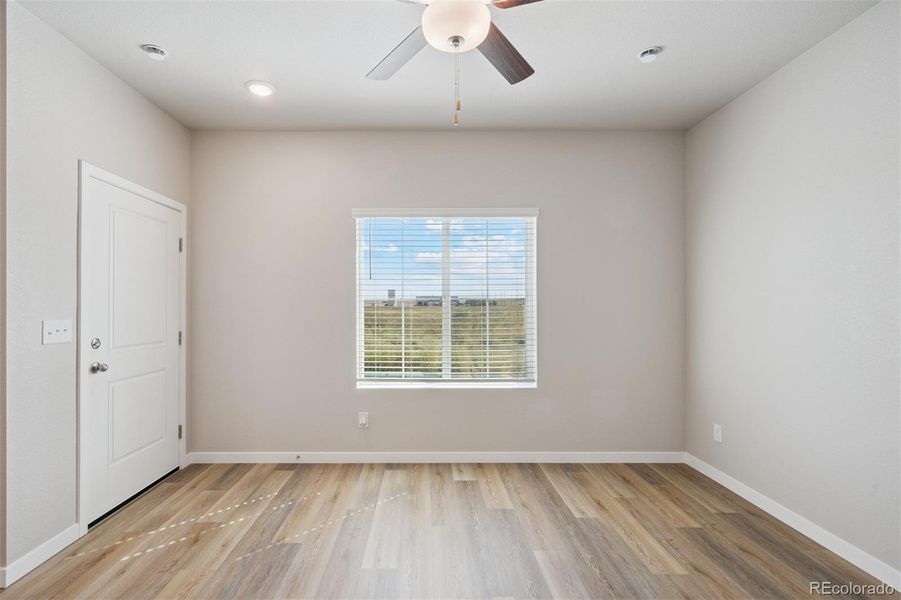 Spacious, unfurnished interior of a new home in Cottonwood Greens, Fort Lupton (Image 15).