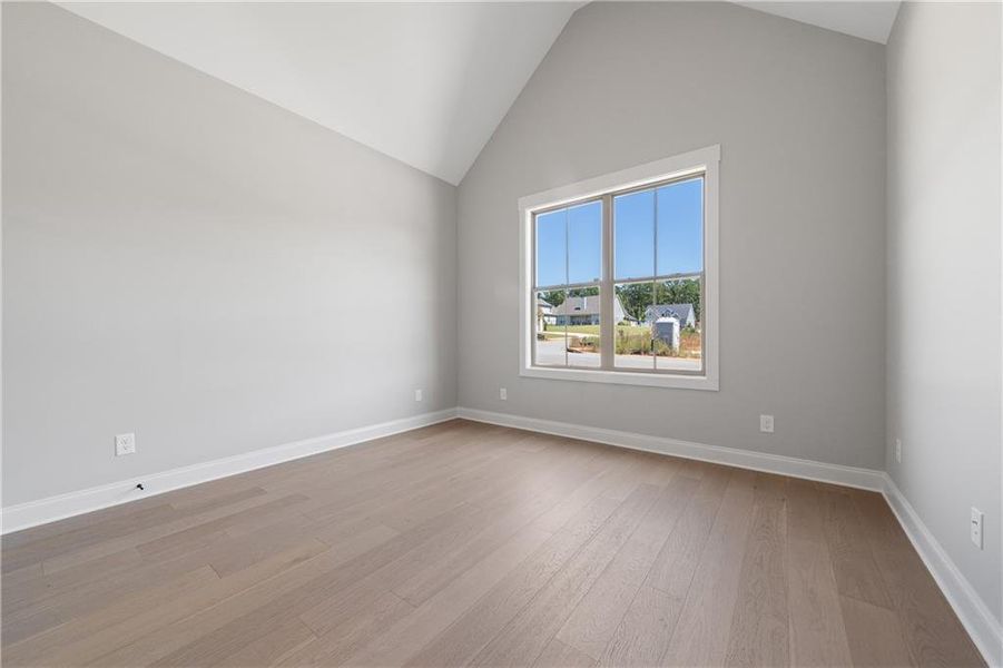 Spacious, unfurnished interior of a new home in , Greensboro (Image 28).