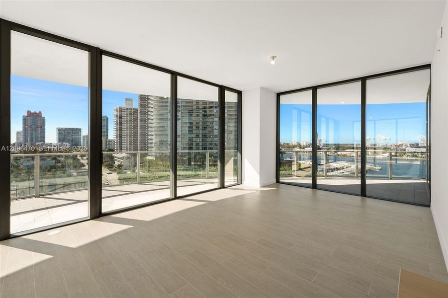 Spacious, unfurnished interior of a new home in , Miami Beach (Image 37).