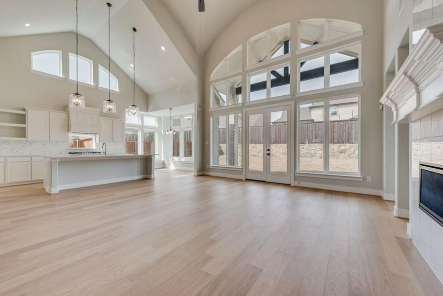 Spacious, unfurnished interior of a new home in Somerset Park, Rockwall (Image 29).