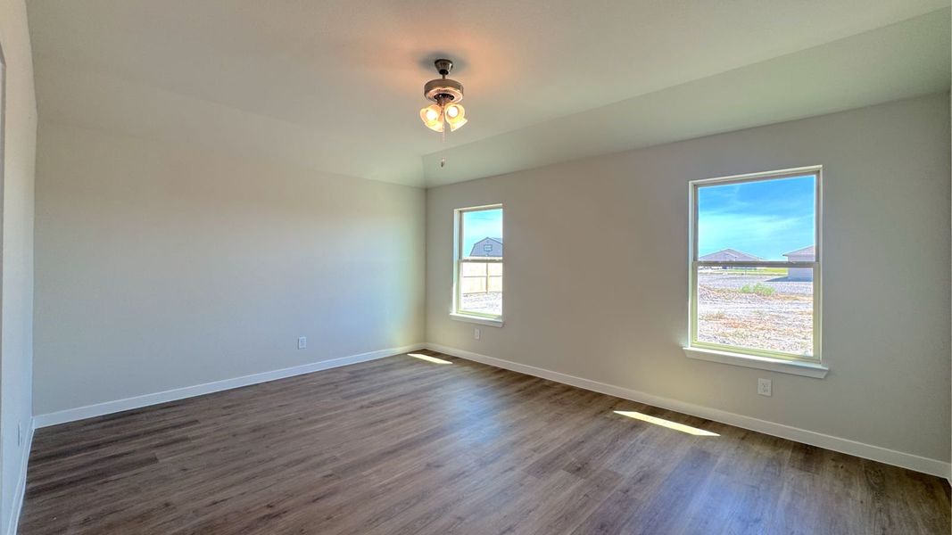 Spacious, unfurnished interior of a new home in King's Landing, Corpus Christi (Image 15).