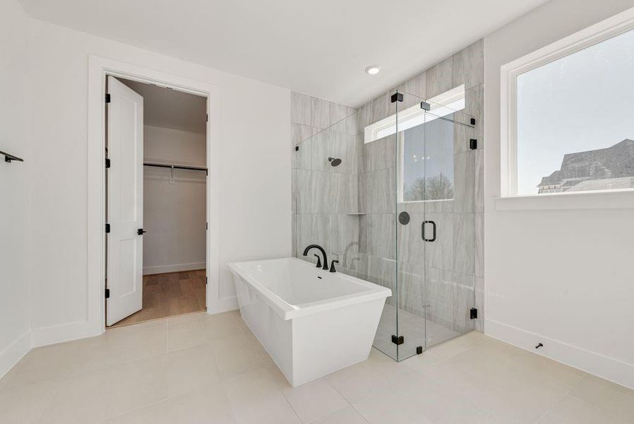 Furnished interior view inside a new home in Heath Golf & Yacht Club, Heath (Image 8).