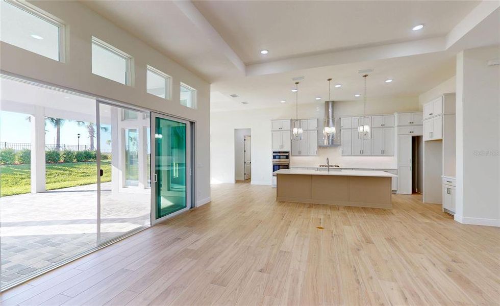 Spacious, unfurnished interior of a new home in Waterset, Apollo Beach (Image 10).