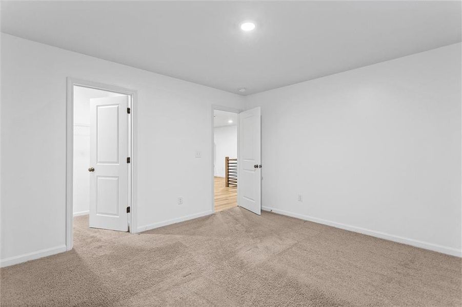 Spacious, unfurnished interior of a new home in Alcovy Trace, Lawrenceville (Image 31).