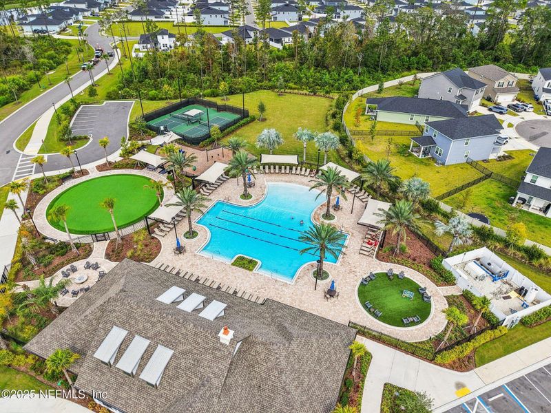 Image 34 of a home in Cordova Palms.