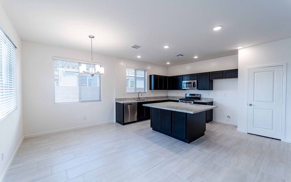 Furnished interior view inside a new home in Rancho Mirage, Maricopa (Image 4).