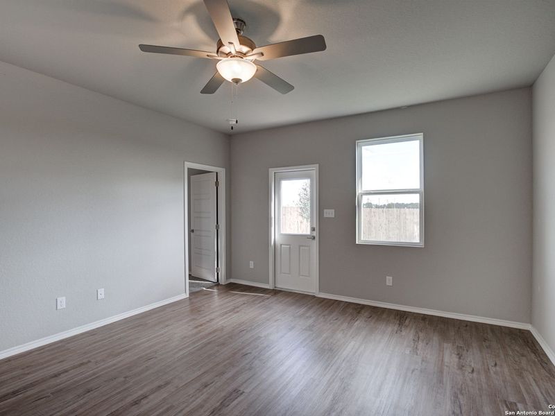 Spacious, unfurnished interior of a new home in Applewhite Meadows, San Antonio (Image 10). Spacious, unfurnished interior of a new home in Applewhite Meadows, San Antonio (Image 10).