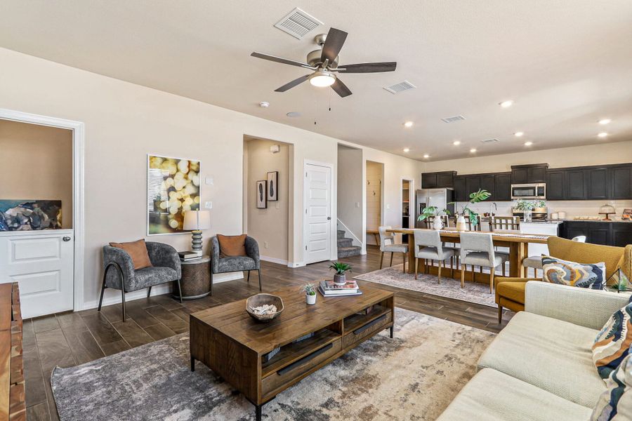 Representative furnished interior of a home built from the Blue Agave by View Homes in Paseos Del Este, Horizon City (Image 16).