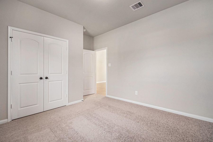 Spacious, unfurnished interior of a new home in Oakwood Ranch, Willis (Image 18).