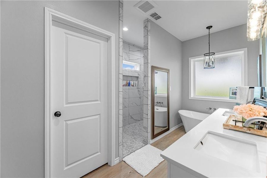 Furnished interior view inside a new home in , Yoakum (Image 29).