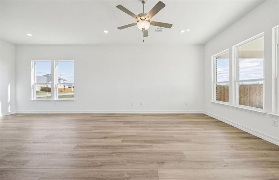 Bright and inviting gathering room perfect for entertaining Bright and inviting gathering room perfect for entertaining