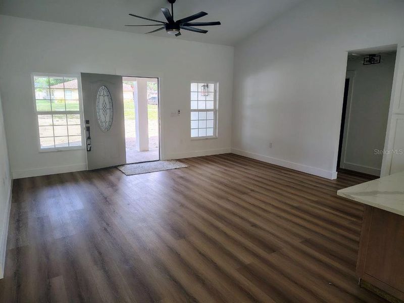 Spacious, unfurnished interior of a new home in , Ocala (Image 8).