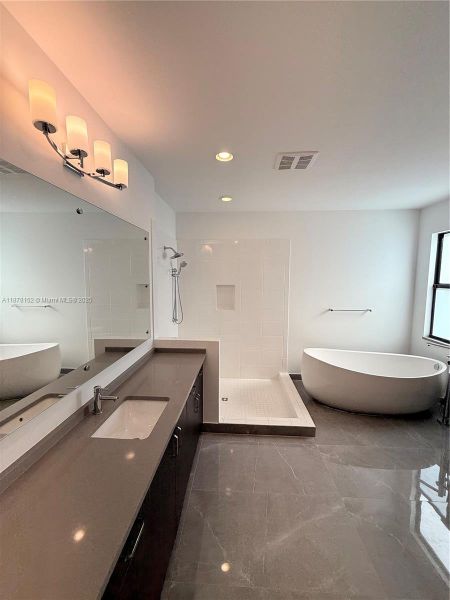 Master Bathroom Master Bathroom