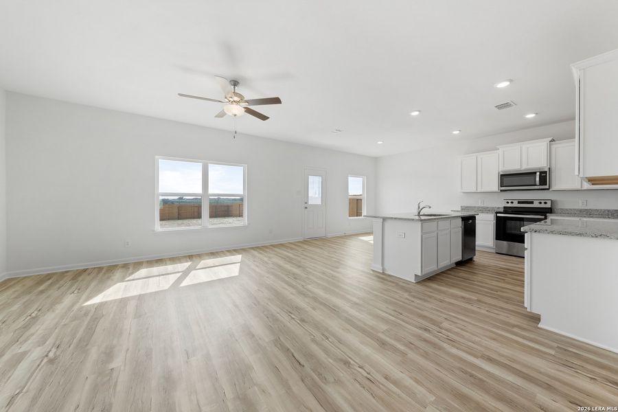 Spacious, unfurnished interior of a new home in , Lytle (Image 10).