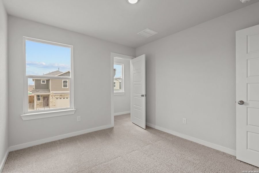 Spacious, unfurnished interior of a new home in Senna, Leon Valley (Image 24).