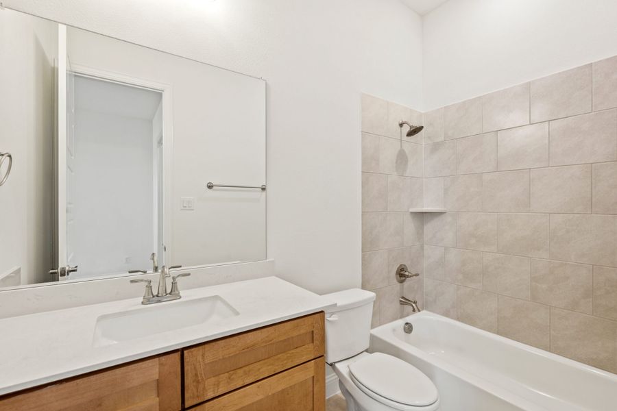 Furnished interior view inside a new home in Myrtle Creek, Waxahachie (Image 8).