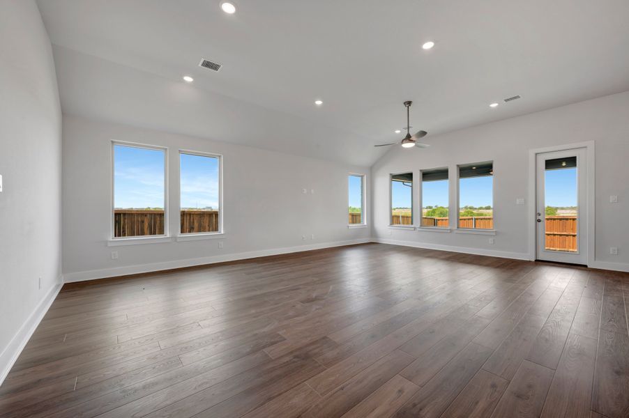 Spacious, unfurnished interior of a new home in LaPrelle, Fort Worth (Image 19).