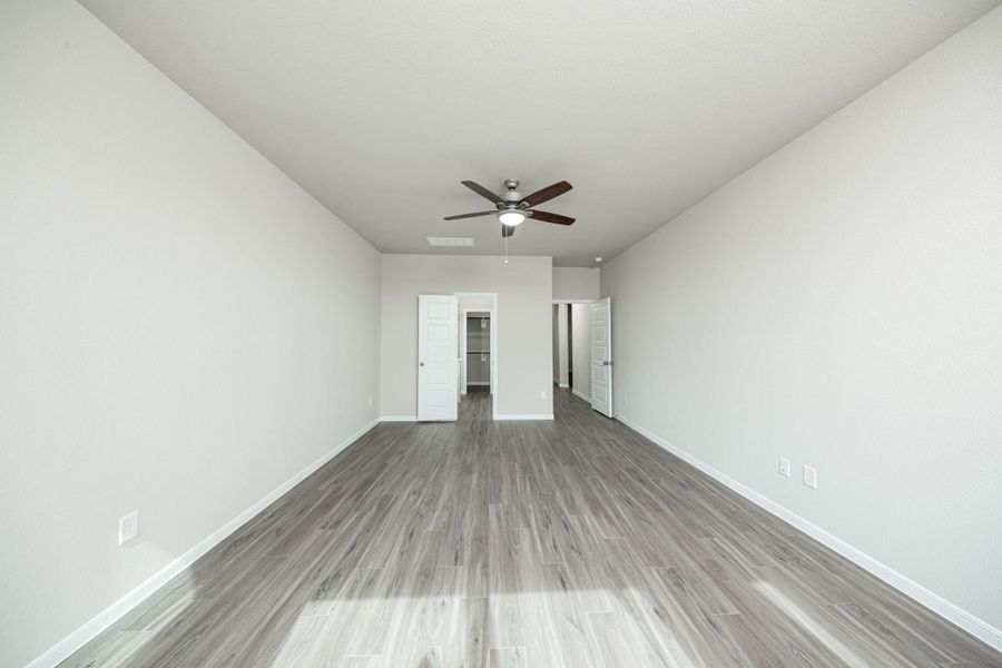 Spacious, unfurnished interior of a new home in River Ranch, Dayton (Image 22).