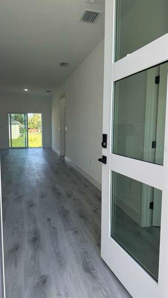 Spacious, unfurnished interior of a new home in , Ocala (Image 24).