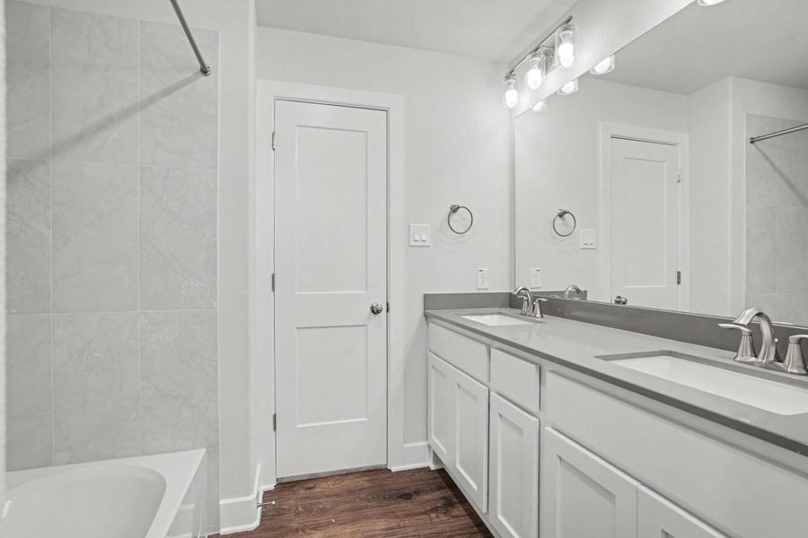 Furnished interior view inside a new home in Encino Estates, Dayton (Image 10).