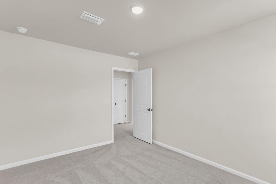 Spacious, unfurnished interior of a new home in , Ravenel (Image 39).