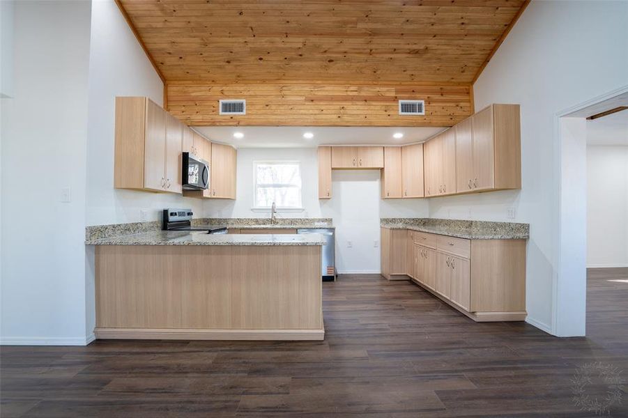 Furnished interior view inside a new home in , Comanche (Image 7).