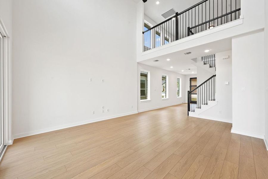Spacious, unfurnished interior of a new home in Heritage, Dripping Springs (Image 25). Spacious, unfurnished interior of a new home in Heritage, Dripping Springs (Image 25).