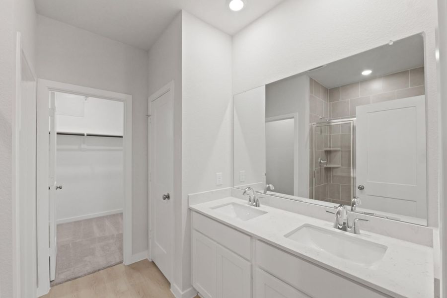 Furnished interior view inside a new home in River Ranch Trails, Dayton (Image 7).