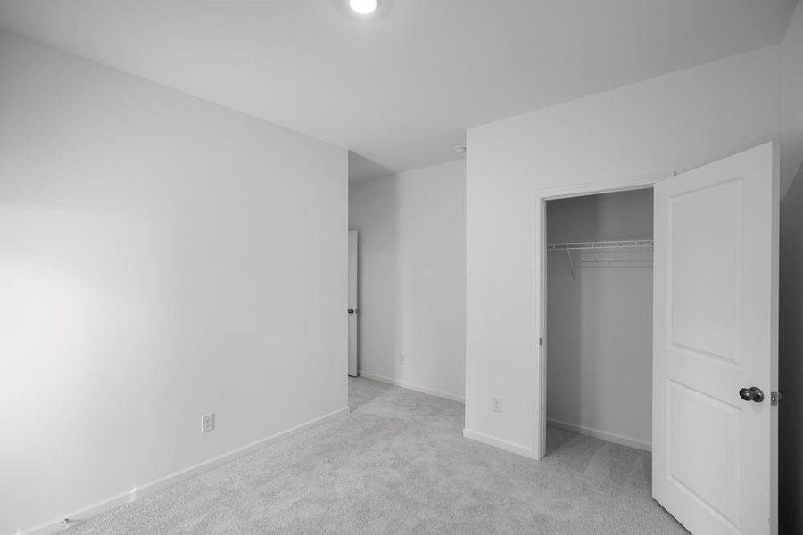 Spacious, unfurnished interior of a new home in Hampton Trace, Marietta (Image 17).